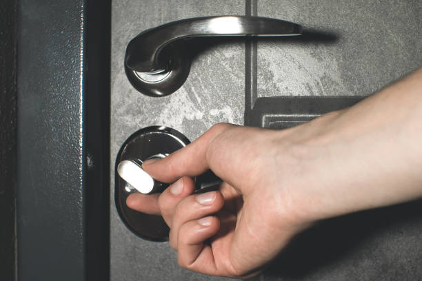 تصویر 1 از درب ضد سرقت برجسته با رنگ بندی متنوع و جذاب